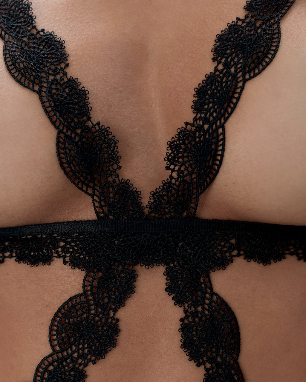 Arella Open Bodysuit Black
