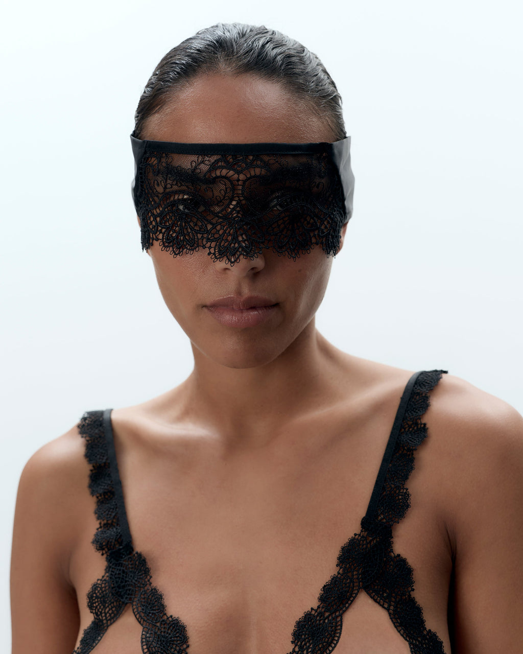 Arella Eye Mask Black