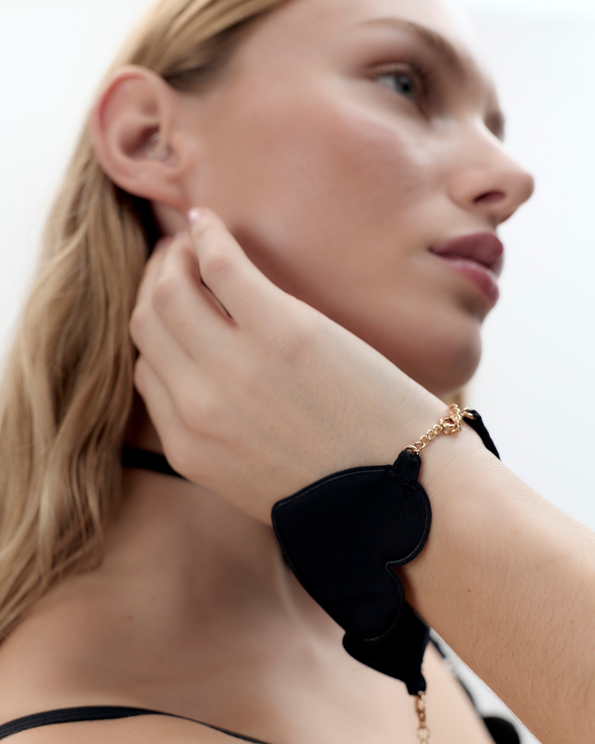 Gia Cuffs Black